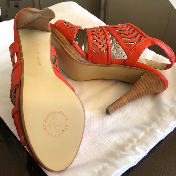 Excellent Condition Adrienne Vittadini Heel Sandal - Picture 4 of 7